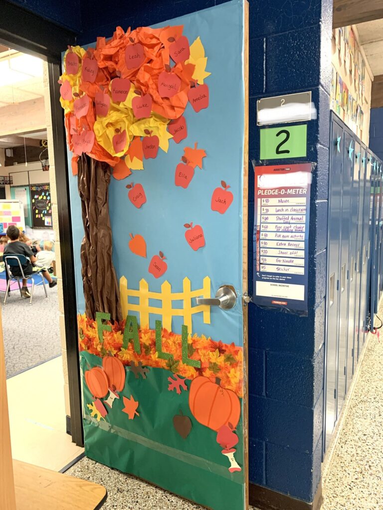 15 Creative Fall Door Decor Classroom Ideas to Welcome Autumn